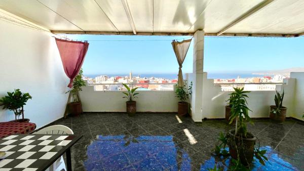Waves House Tamraght - Surf & Chill Hostel, Book Hostel / Vandrerhjem Tamraght 
