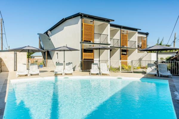 Residence Touristique LES MASCARINS, Book Hotel Saint-Pierre hoteller med parkering, Parkering