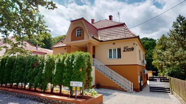 FAMILY APARTMAN, Book  Miskolc 