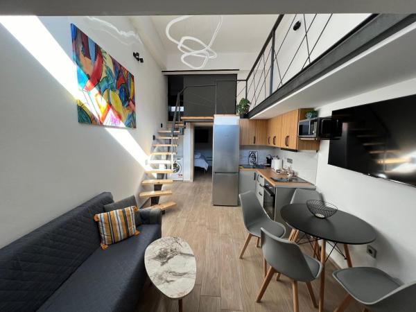 City Center Loft With Private Parking, Book  Kavala 