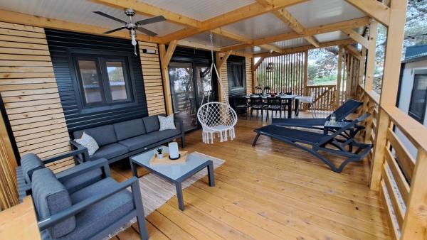 Premium mobile Home Maslina - 2 Bedrooms, Large Terrace - Oaza Mira Drage, Book  Hoteller i Zadar County med pool, Swimmingpool