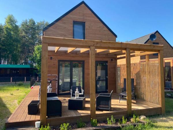Domki trzy jeziora z zewnętrznym SPA - sauna, balia do schładzania i jacuzzi, Book  Pomerania hoteller med parkering, Parkering