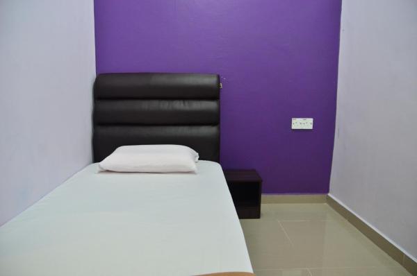 Deena Hotel Bajet, Book  Gua Musang Kelantan