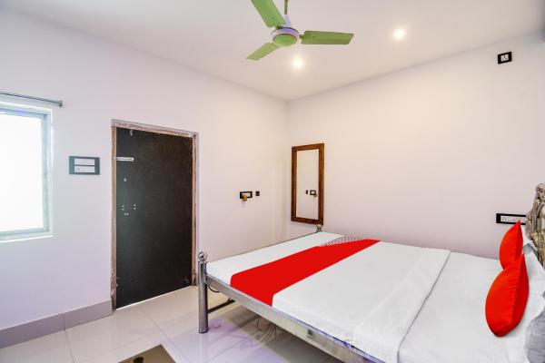 Hotel O Mango Leaf Hotel & Restaurant, Book  Berhampore West Bengal