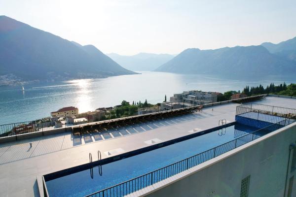 Hotel Credo, Book  Kotor Riviera hoteller med pool, Swimmingpool