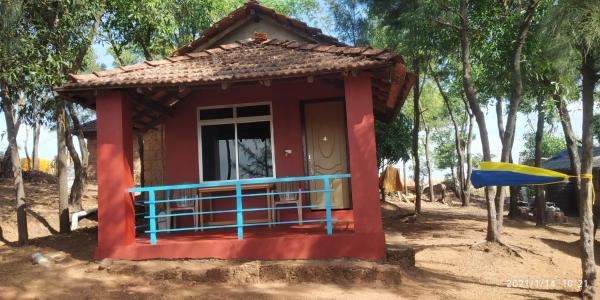 Niramaya beach view stay, Book  Bangalore hoteller med parkering, Parkering