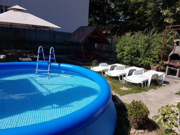 CASA AMBROZIA, Book  Hoteller i Constanta med pool, Swimmingpool