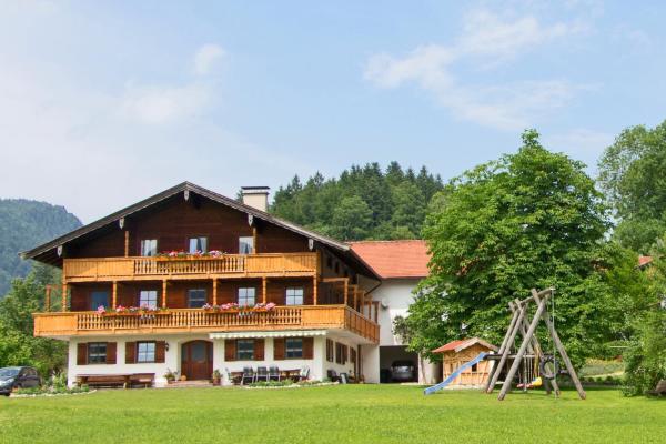 Bauernhof Ertlhof, Book  Sachrang Chiemgau