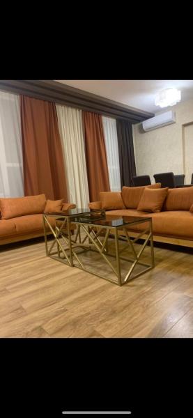 Dona Palace Apartment, Book Lejlighed Hoteller i Vake med parkering, Parkering
