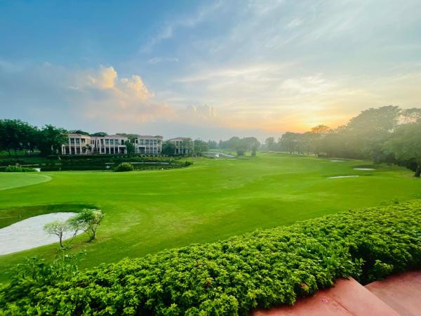 Beautiful Apartments at Tarudhan Valley Golf Resort, Manesar, Book Lejlighed Hoteller i Haryana med pool, Swimmingpool