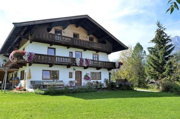 Lanzenbauernhof, Book  Hoteller i Tyrol med parkering, Parkering