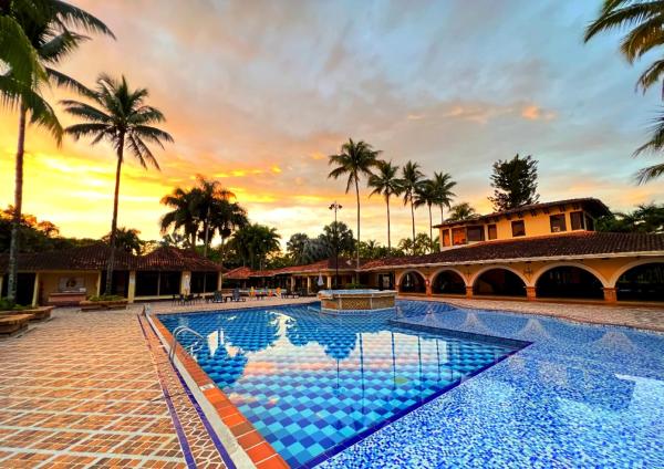 Tequendama Hotel Campestre Villavicencio, Book  Meta hoteller med pool, Swimmingpool
