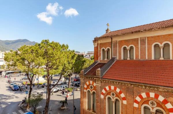 B&B Un Passo Dal Treno Piazza Vittorio Veneto 36-Salerno Station, Book  Salerno Campania