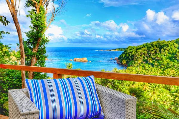 Blue Whale Villa - Deluxe, Book  Calibishie Dominica