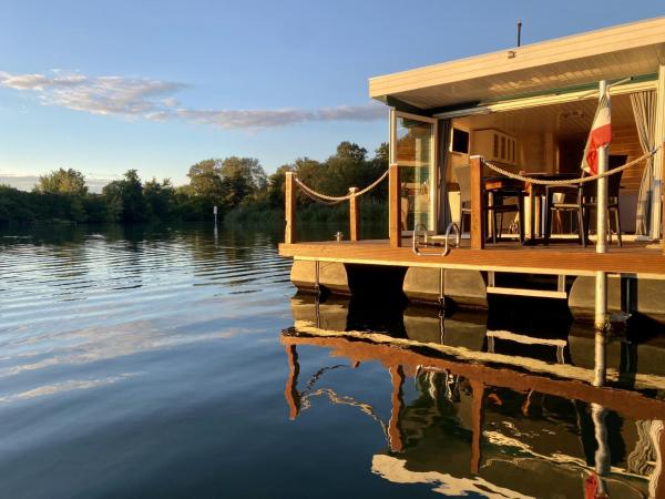AhoiWerder Hausboot Havelzauber führerscheinfrei, Book  Franzensberg Brandenburg
