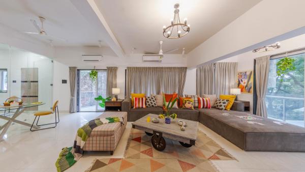 Villa Belle Vue- 4BHK Private Pool & Party Hall By StayMonkey, Book  Hoteller i New Delhi med pool, Swimmingpool