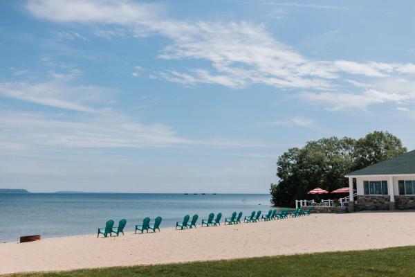 Breakers Resort Lakeside