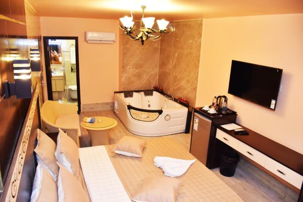 Al-Naher Al-Khaled Hotel, Book  Billige hoteller i Akaba