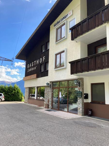 Gasthof Lublass, Book  Hoteller i Tyrol med parkering, Parkering