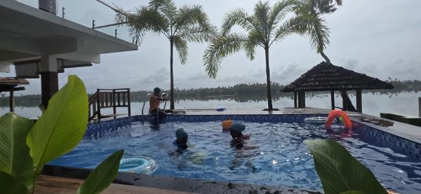 SAGAR BEACH VILLAS Home stay, Book  SPA-hoteller i Vypin Island, SPA