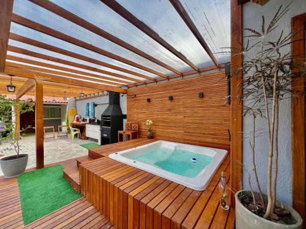Pousada Ilha do Campeche - 80m da Praia -15 min Aeroporto, Book  Florianopolis hoteller med parkering, Parkering