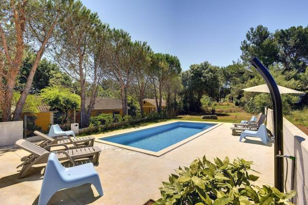 Villa Chiara, Book  Hoteller i Pula Riviera med pool, Swimmingpool