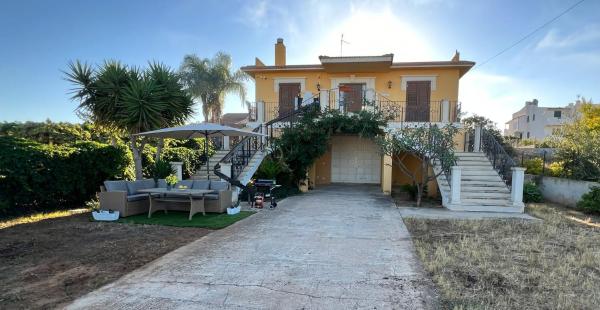 TRAVELLIVING - Sicilian Villa Carnemolla, Book  Hoteller i Sicilien med parkering, Parkering