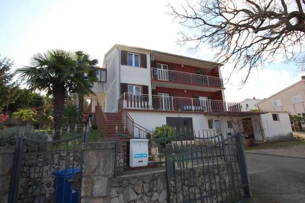 Apartments with parking space Njivice, Krk - 21858, Book Lejlighed Njivice 