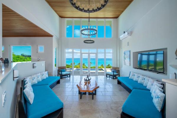 Sky Beach Club Villa Waterfall 2 home, Book  Hoteller i Bahamas Out Islands med parkering, Parkering