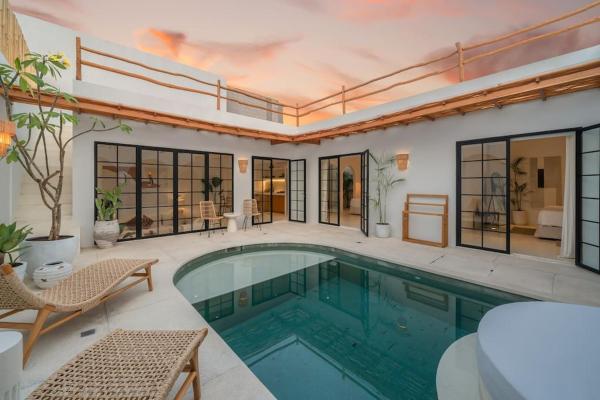 Villa Valeria - Mediterranean Style 2 BR Villa in Canggu, Book  Canggu Badung