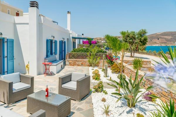 Villa Maria Fabrika Syros, Book  Vari Syros