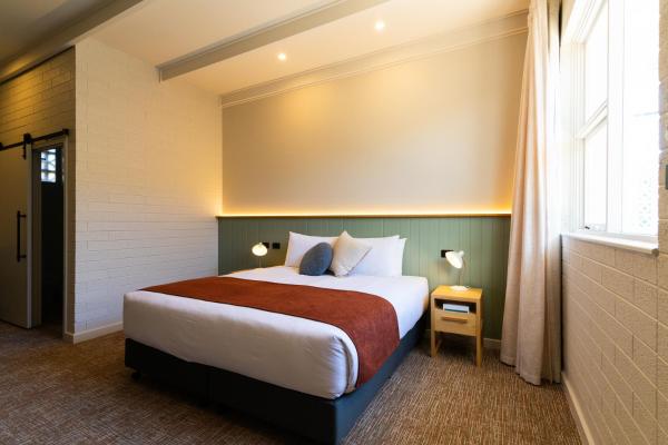 The Clovercrest Hotel Motel, Book Motel Modbury Adelaide