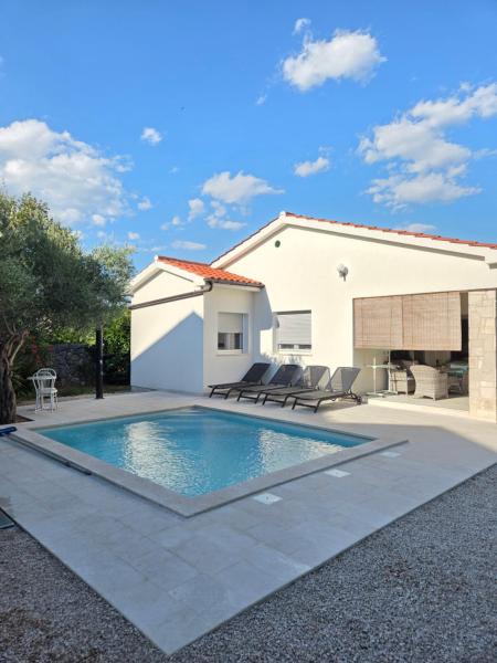 Villa Nevera, Book  Omišalj 