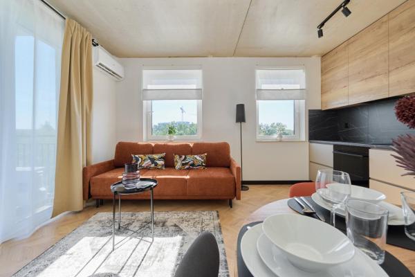 Fresh & Stylish Apartments in Pozna? with Parking & Balcony by Noclegi Renters, Book Lejlighed Nowe Miasto 