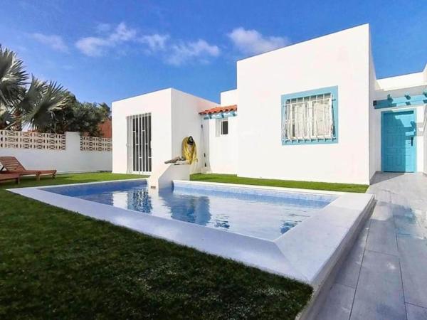 Villa in Fuerteventura with Ocean Views, Book  Corralejo Canary Islands