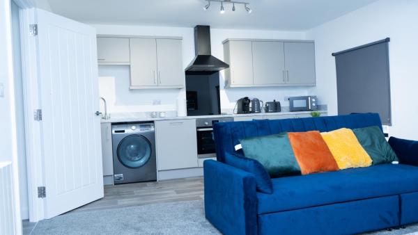 1BR Sleeps 4, 3 mins from City centre & Local Gems, Book  Burton on Trent 