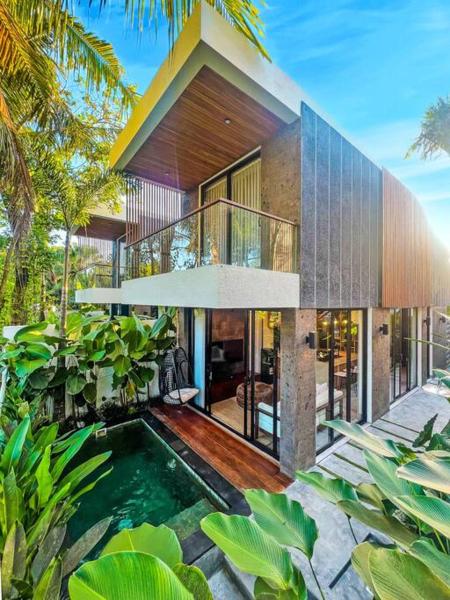 Tiny Villa Nyanyi - Charming 2 BR House 4 mins from Beach, Book  Tabanan hoteller med pool, Swimmingpool