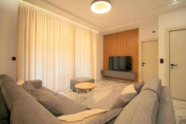 Veseli Luxury Apartments, Book  Sarandë Vlorë County