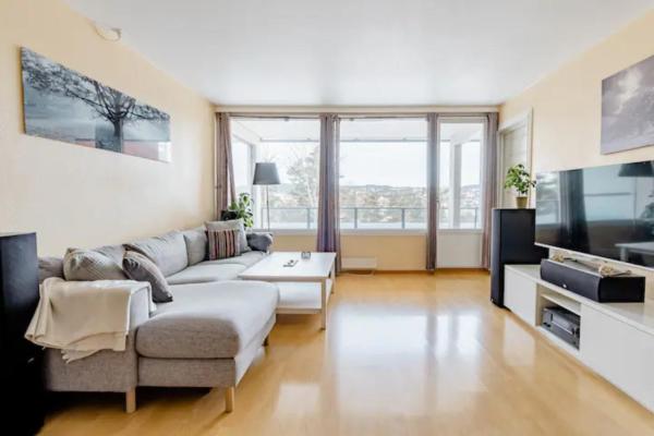 Calm and tidy room in apartment, 14min train ride to city center, Book  Høybråten Oslo County