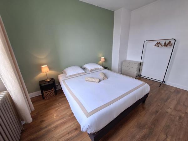 2 Appartements 6 personnes Orléans Centre - Proche gare SNCF, Book  Orléans 