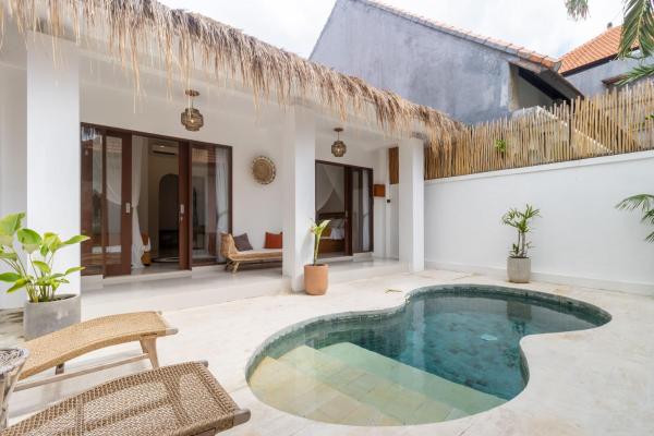 Lyla Villa by The Balinese Villa Agency, Book  Munggu hoteller med pool, Swimmingpool