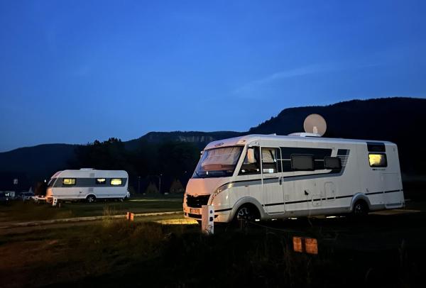 Góry Stołowe Camp - całoroczne miejsce na kamper, przyczepę lub namiot, Book  Radków Table Mountains