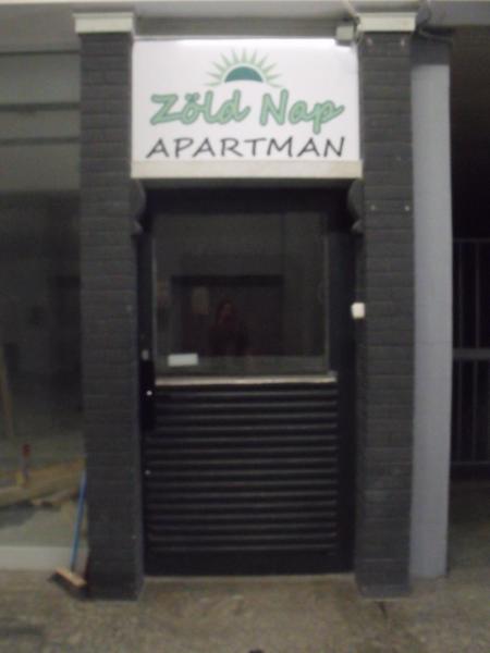 Zöld Nap Apartman, Book  Hoteller i Northern Hungary med parkering, Parkering