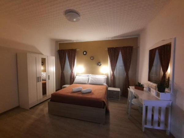 Viccinella House, Book  Capranica Lake Vico