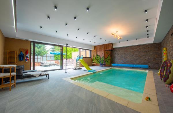 Wellness Vila Žakovce s bazénom, Book  Prešovský kraj hoteller med pool, Swimmingpool