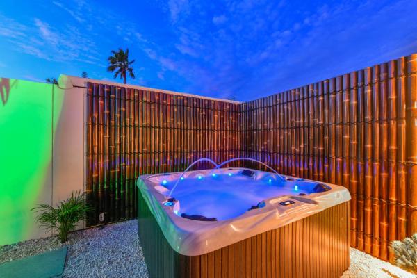 Swiss Paradise Aruba Luxury Collection, Book  Palm-Eagle Beach hoteller med pool, Swimmingpool