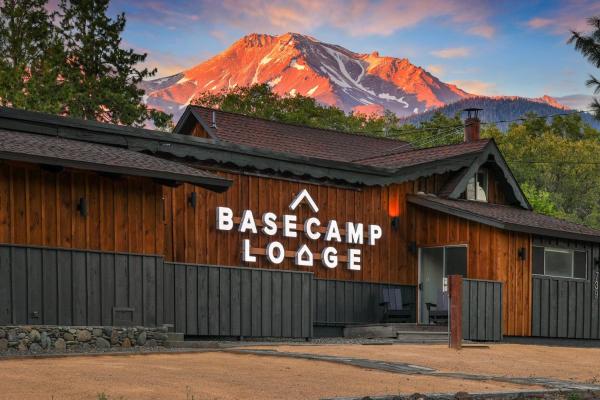 Basecamp Lodge, Book  Billige hoteller i Mount Shasta