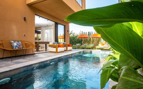 Villa ZINA I Luxe I Piscine chauffée I Wifi I Proche centre Ville, Book  Marrakech-Tensift-Haouz hoteller med pool, Swimmingpool