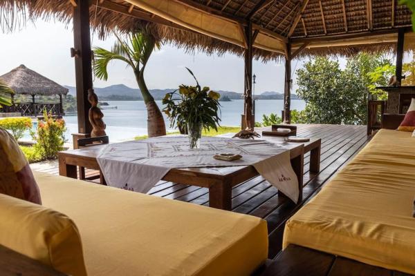 Villa ylang ylang, Book  Anjiabe 