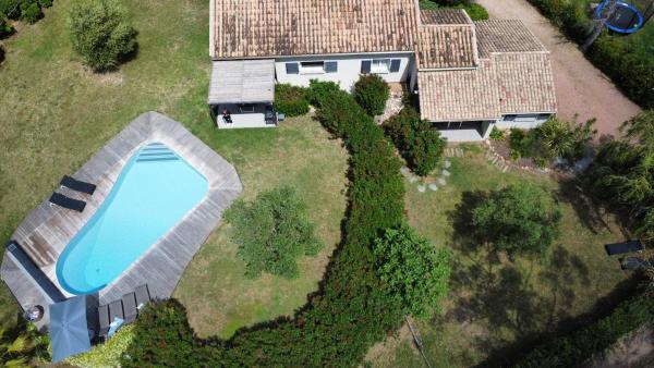 Villa Katiris, Book  Hoteller i Korsika med pool, Swimmingpool